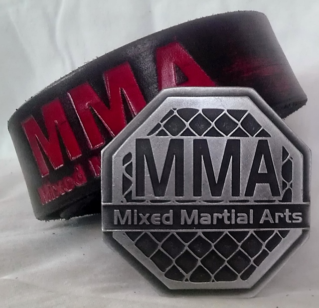 MMA červenočerný